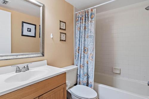 Ένα μπάνιο στο St Pete La Puerta 4 231 Isla Del Sol 2nd Floor