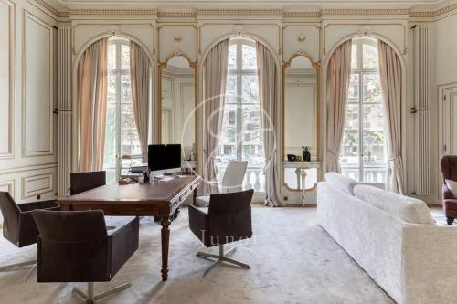 Luxury Parisian House 300m2 - Invalides