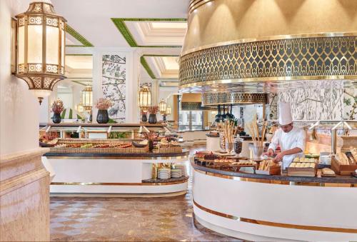 Επισκέπτες που μένουν στο Emirates Palace Mandarin Oriental, Abu Dhabi