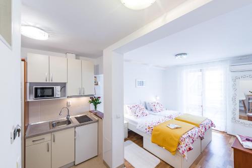 SB Apartment No 1