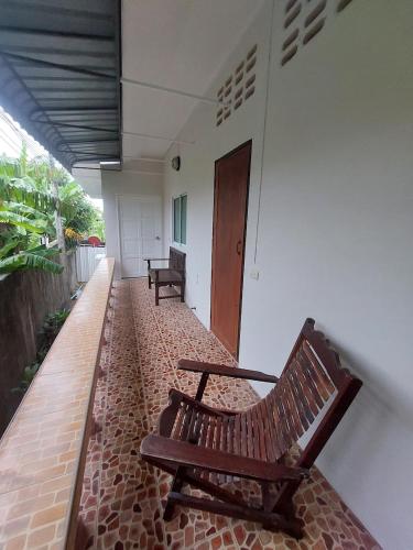 Balkoni atau teres di maison deux chambres