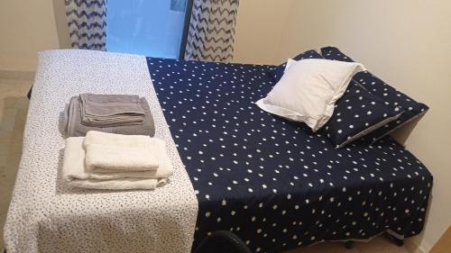 Ένα ή περισσότερα κρεβάτια σε δωμάτιο στο comparte mi piso preciosa habitación