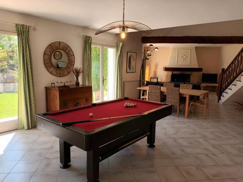 Agréable villa provençale avec piscine à deux pas des Alpilles