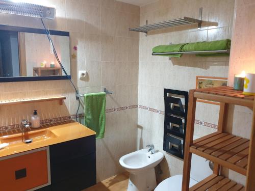a bathroom with a sink and a toilet at DOGGY House&hosting DOGS&FAMILY in Parla