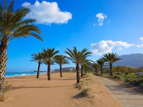 Marina Real II, 2 bedroom & 2 bathroom apartment with pool views