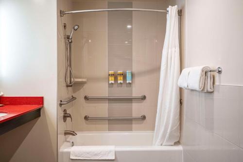 Best Western Plus Dragon Gate Inn Image