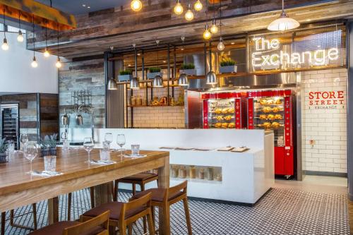 DoubleTree by Hilton Manchester Piccadilly Image