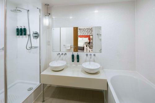 DoubleTree by Hilton Manchester Piccadilly photo 54