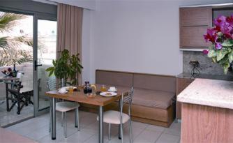 Afbeelding uit fotogalerij van Maria Apartments in Agia Pelagia