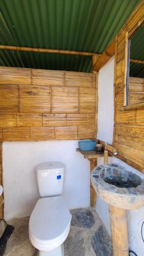 Imagine din galeria proprietății Colibamboo the Nest, El nido glamping con hermosas vistas în Pacho