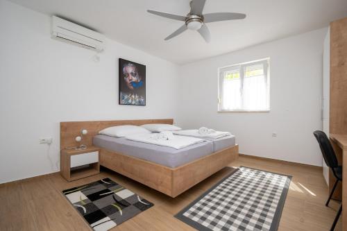 Apartments by the sea Starigrad, Paklenica - 6580