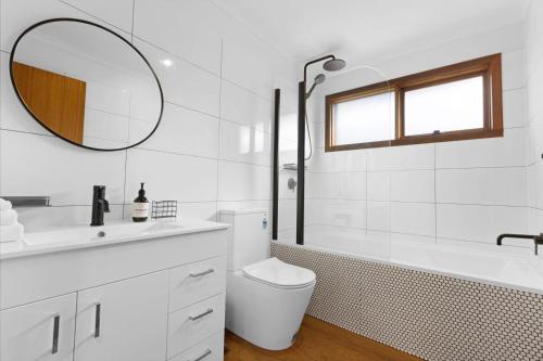 Ένα μπάνιο στο Hillside Estate