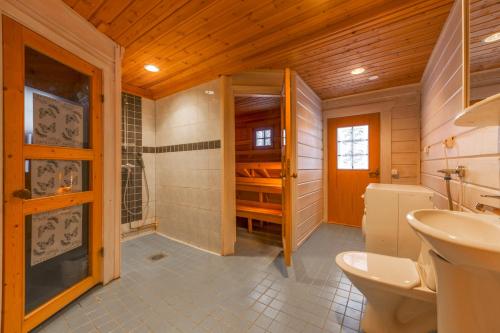 Phòng tắm tại Lomakylä Tapiola