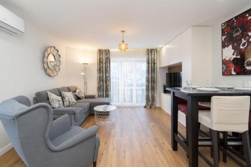 Posezení v ubytování GuestReady - Stylish stay with balcony in Gaia