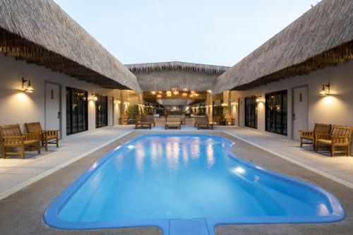 Bazén v ubytování Ozone Villa Phuket nebo v jeho okolí