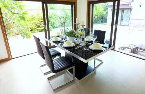 Posezení v ubytování Ozone Villa Phuket