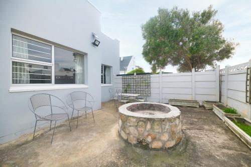 Φωτογραφία από το άλμπουμ του Etna Flat In Arniston σε Arniston