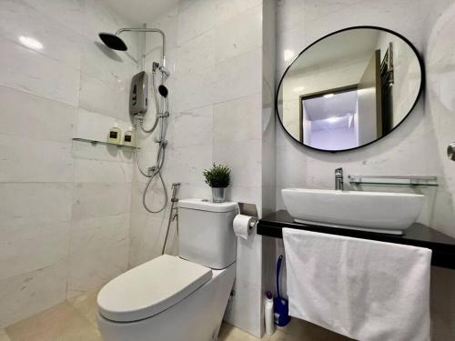 Ένα μπάνιο στο Melaka Silverscape Sea View 2Br-4pax-wi-fi-tvbox