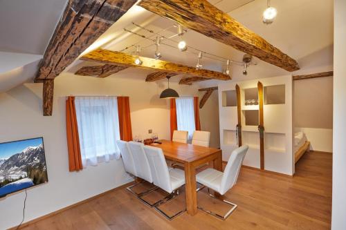 Residence AlpenHeartにあるテレビまたはエンターテインメントセンター