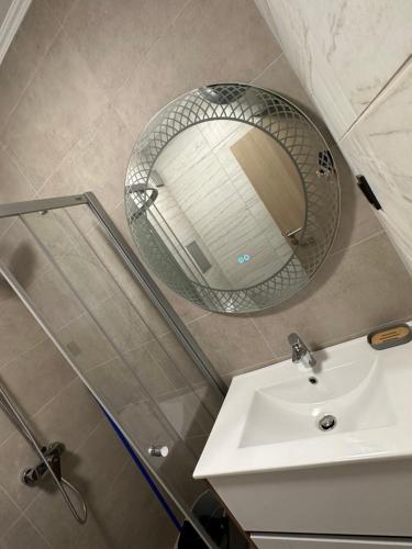 Ένα μπάνιο στο Sveti vlas apartament Sorrento Sole Mare V&D Luxury Style Apartment Свети-влас апартамент студио