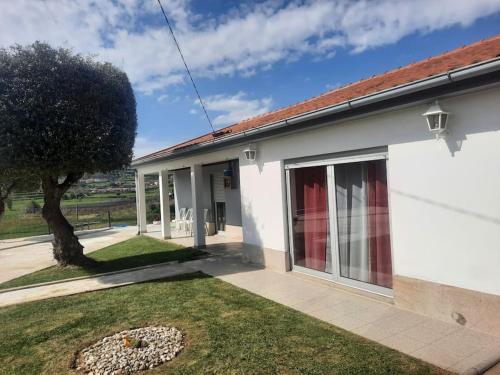 Budova, kde se prázdninový dům nachází