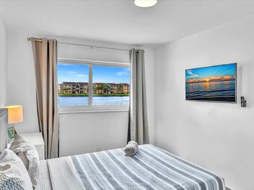 Gallery image of 2br Lakeside Getaway - Peaceful Waterfront Stay in Davie