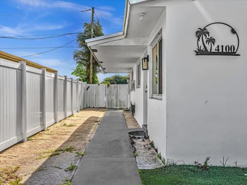 Gallery image of 2br Lakeside Getaway - Peaceful Waterfront Stay in Davie
