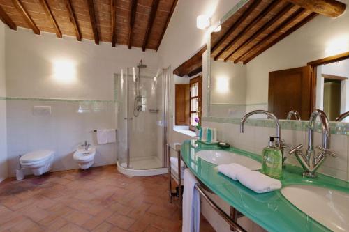 Ένα μπάνιο στο Vivaia - Arceno Rentals Club