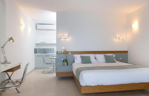 White Orchid Hotelにあるベッド