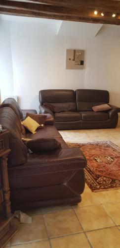 Ruang duduk di L'Aude Vie