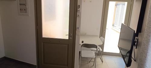 Φωτογραφία από το άλμπουμ του Lais Apartment in the old square of Liapades στους Λιαπάδες