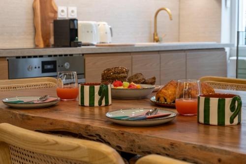 Paris Historic Center Marais up to 7 people & AC
