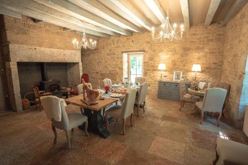 Χώρος καθιστικού στο Les Hauts de Sauliès - Chambre et Table d'Hôtes de charme