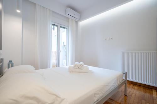 Athens central train station flat for 4 persons