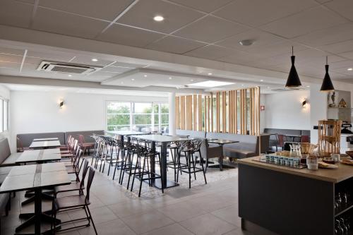 Restaurace v ubytování Hôtel Le Riccoty