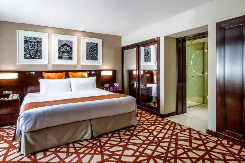 Crowne Plaza Dubai Deira by IHG Image