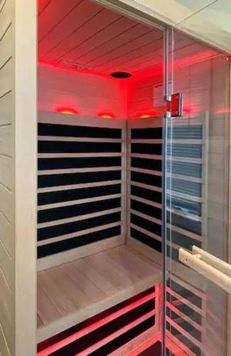 Ένα μπάνιο στο Sauna, Dog Friendly Amazing Views To Ski Slopes