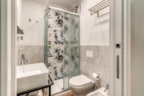 Gravina8 - Rooms in Naplesにあるバスルーム