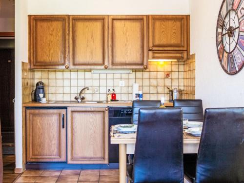 Kuchyň nebo kuchyňský kout v ubytování Apartment Ambassador II Apt 13 by Interhome