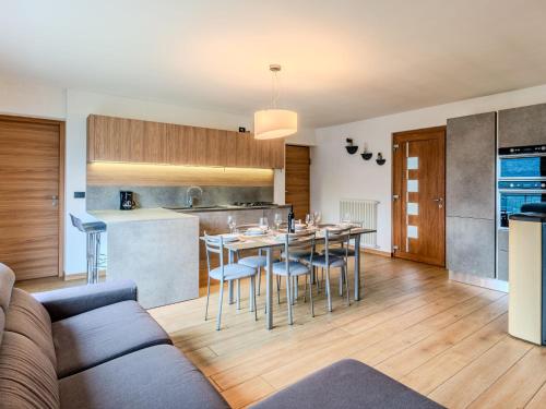 Kuchyň nebo kuchyňský kout v ubytování Apartment Santa Croce View by Interhome