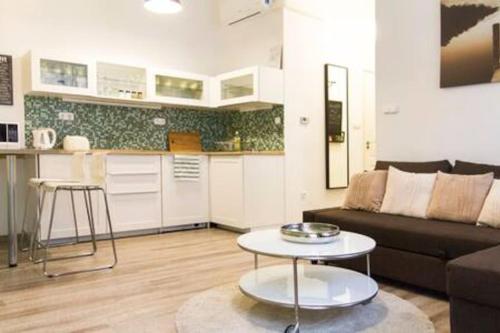 Apartman Szanna CityCenter 1074 Budapest, Dohány utca 3 2. Emelet 14. Ajtó kép - 3