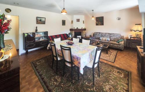 Photo de la galerie de l'établissement 2 Bedroom Awesome Home In Marseillan, à Marseillan