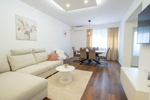 Apartman Valentina - Self check in and check out