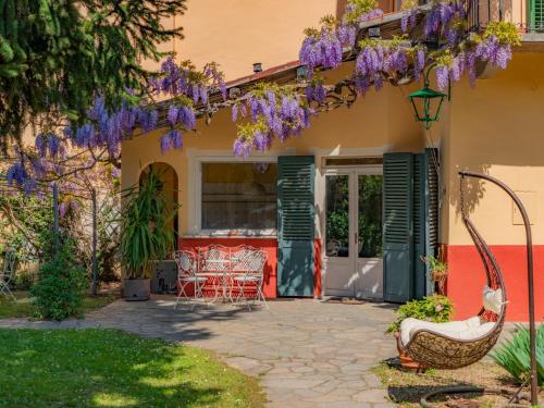 Κήπος έξω από το Apartment Dimora Berchiatti by Interhome