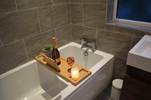Un baño de Relaxing King bed retreat