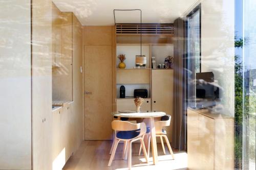 Η κουζίνα ή μικρή κουζίνα στο InXisto Lodges