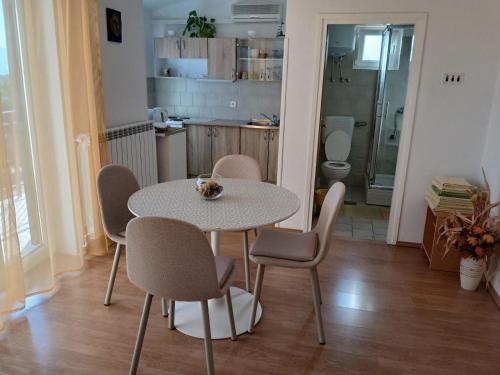 Ferienwohnung für 2 Personen ca 40 qm in Njivice, Kvarner Bucht Krk