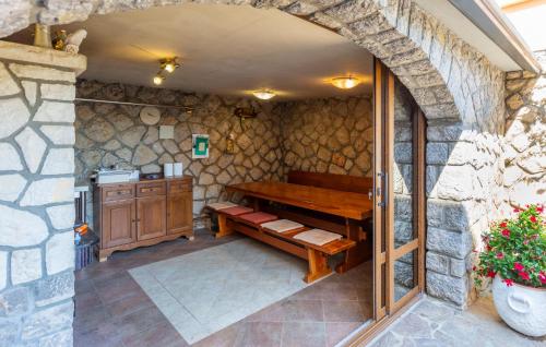 1 Bedroom Lovely Apartment In Bogovici