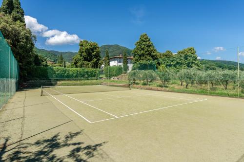 Tenis a/nebo squash v ubytování Agriturismo Mansi Bernardini nebo okolí