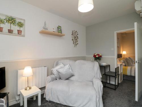 Χώρος καθιστικού στο Flat 2, Big Tree Holiday Flats